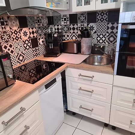 Charmant Logement Avec Jacuzzi Mantes-la-Jolie Exterior foto